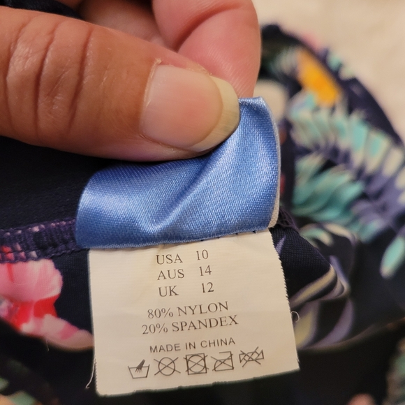 Byron blue floral vintage style one piece swimsuit - Picture 6 of 6